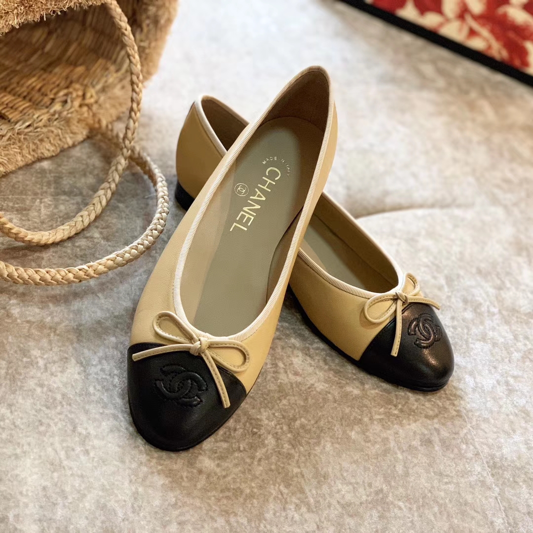 Chanel Beige Black Ballerina Flats Chanel Beige Black Ballerina Flats