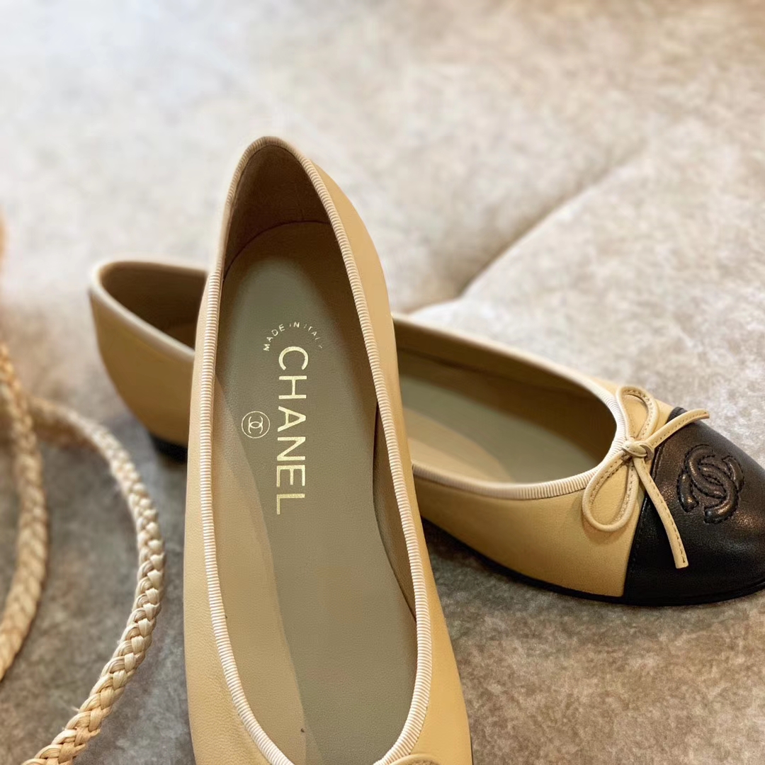 Chanel Beige Black Ballerina Flats Chanel Beige Black Ballerina Flats