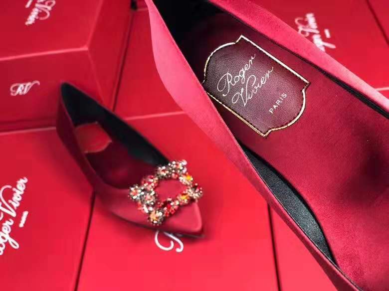 Roger Vivier Flower Strass Buckle Satin Flats Roger Vivier Flower Strass Buckle Satin Flats