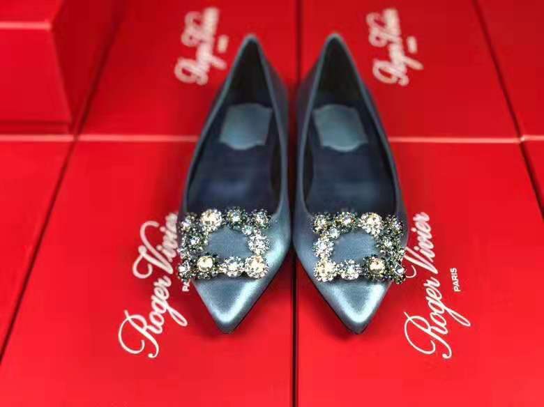 Roger Vivier Flower Strass Buckle Satin Flats Roger Vivier Flower Strass Buckle Satin Flats