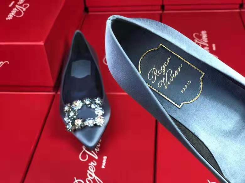 Roger Vivier Flower Strass Buckle Satin Flats Roger Vivier Flower Strass Buckle Satin Flats