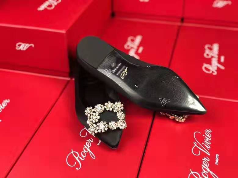 Roger Vivier Flower Strass Buckle Satin Flats Roger Vivier Flower Strass Buckle Satin Flats