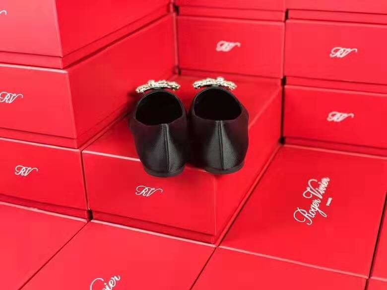 Roger Vivier Flower Strass Buckle Satin Flats Roger Vivier Flower Strass Buckle Satin Flats