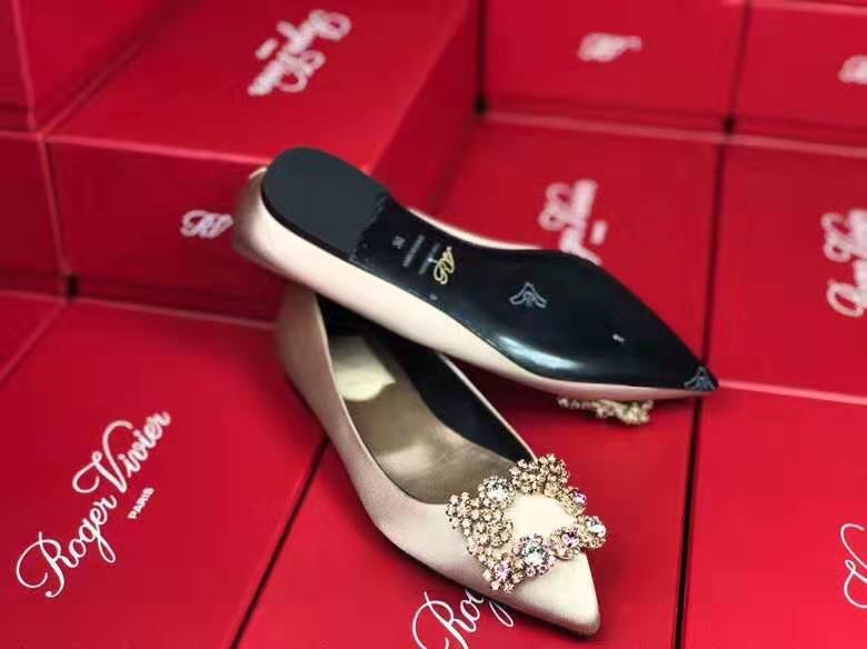 Roger Vivier Flower Strass Buckle Satin Flats Roger Vivier Flower Strass Buckle Satin Flats