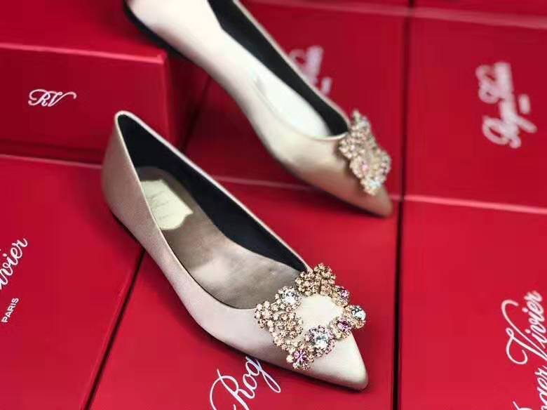 Roger Vivier Flower Strass Buckle Satin Flats Roger Vivier Flower Strass Buckle Satin Flats