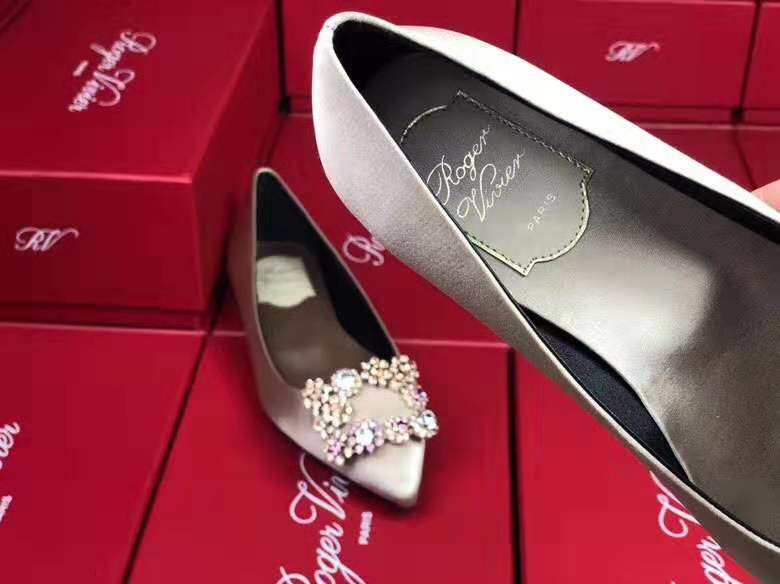 Roger Vivier Flower Strass Buckle Satin Flats Roger Vivier Flower Strass Buckle Satin Flats