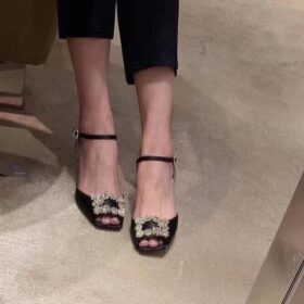 RV Flower Strass Buckle Sandals In Satin