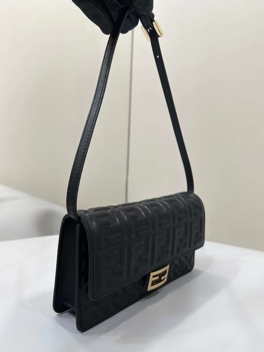 Fendi Wallet On Chain Baguette Fendi Wallet On Chain Baguette
