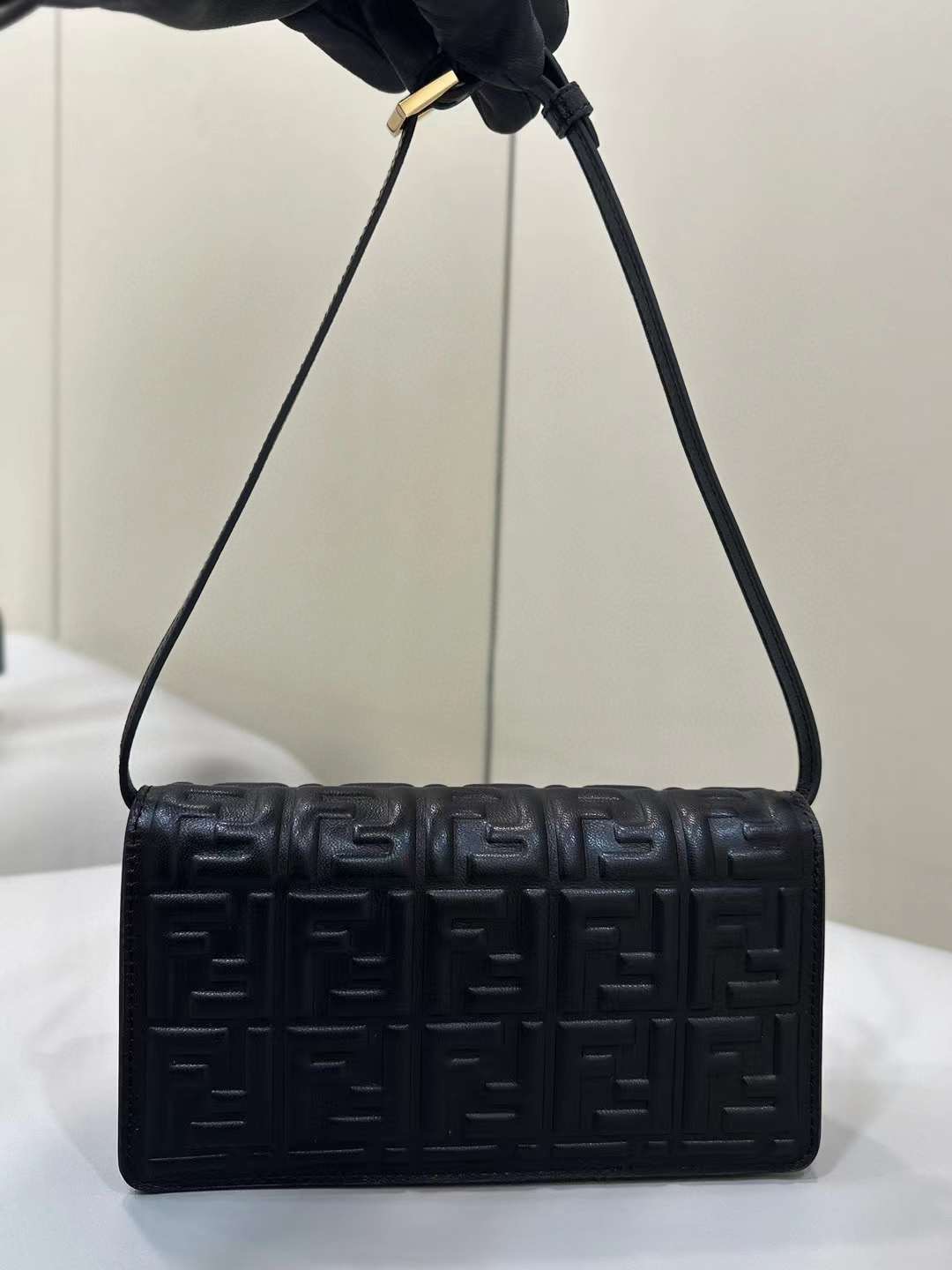 Fendi Wallet On Chain Baguette Fendi Wallet On Chain Baguette