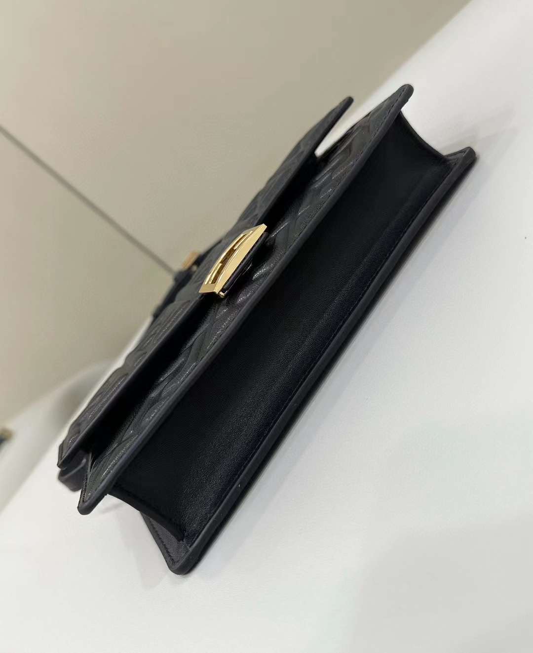 Fendi Wallet On Chain Baguette Fendi Wallet On Chain Baguette