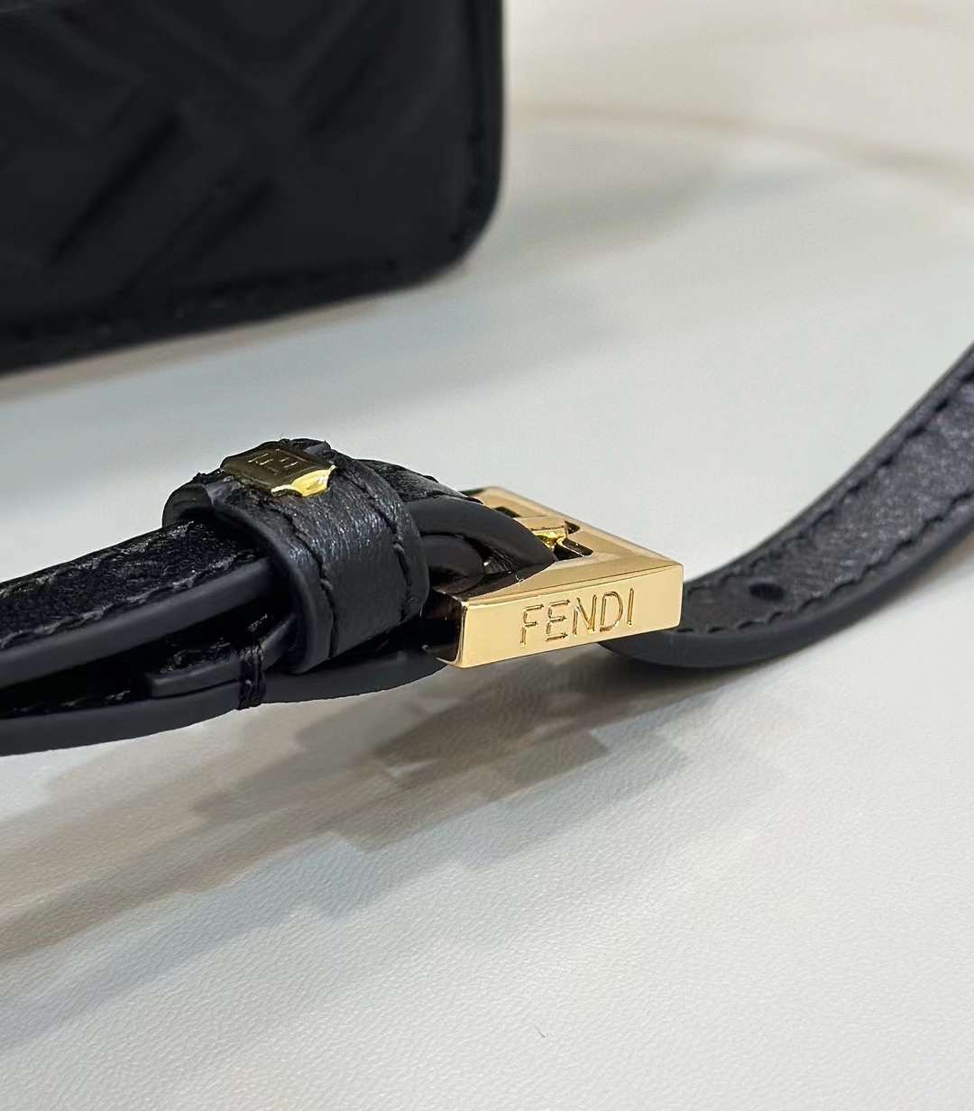 Fendi Wallet On Chain Baguette Fendi Wallet On Chain Baguette