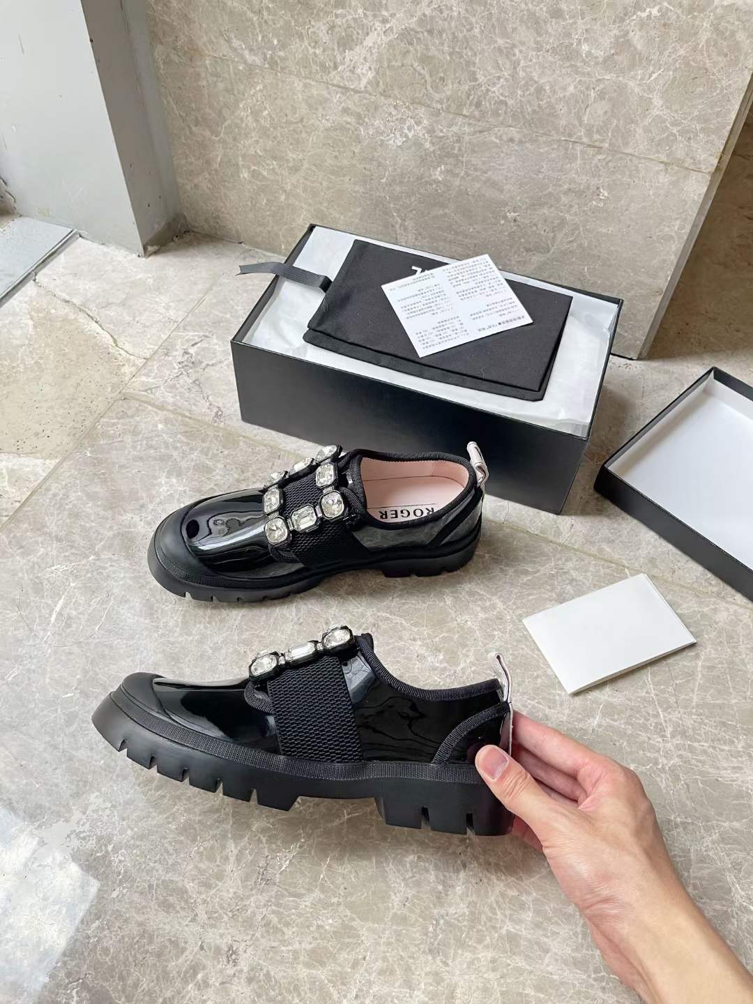 RV Walky Viv' Strass Buckle Sneakers In Patent Leather