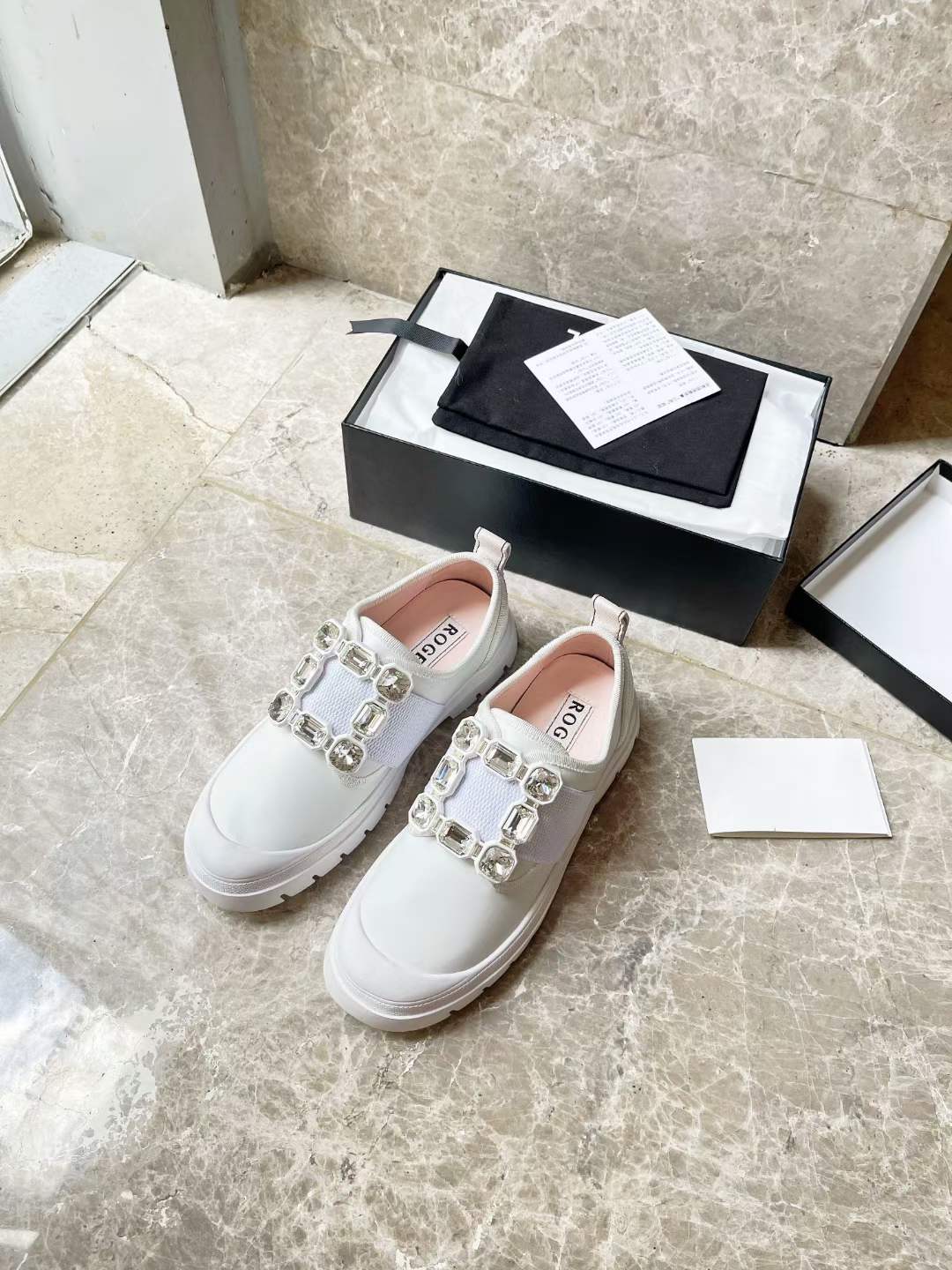 RV Walky Viv' Strass Buckle Sneakers In Leather