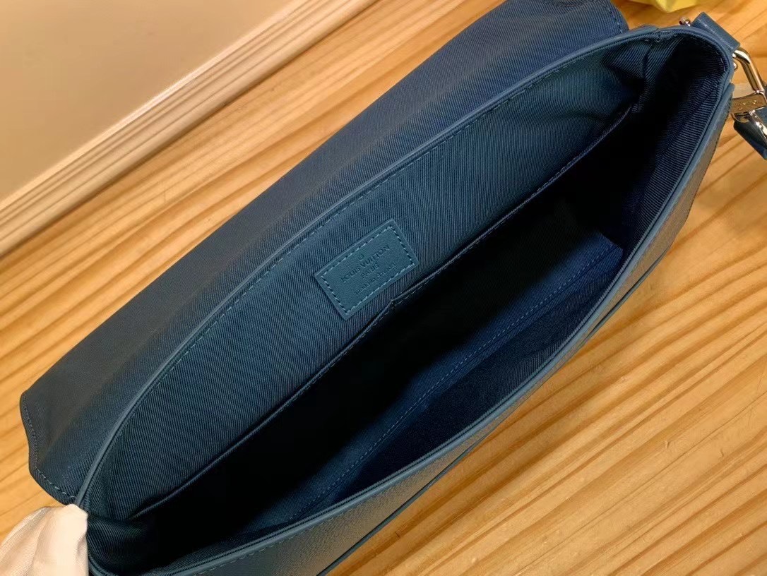 LV-New-Messenger-kaiabags