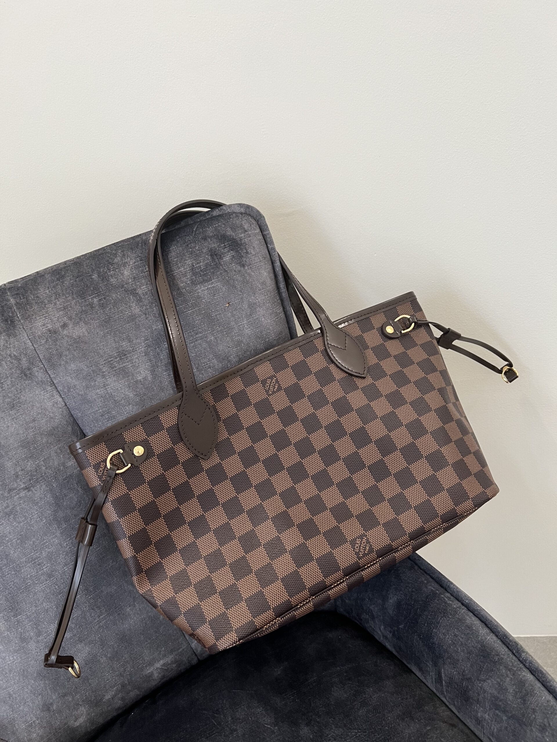 Louis Vuitton Neverfull PM Louis Vuitton Neverfull PM