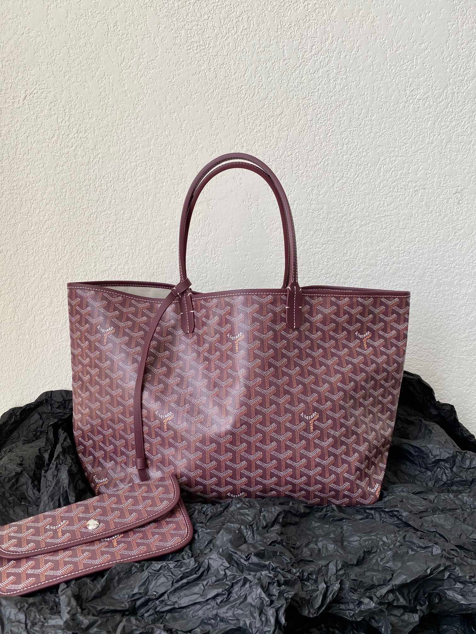 Goyard St. Louis PM Maroon