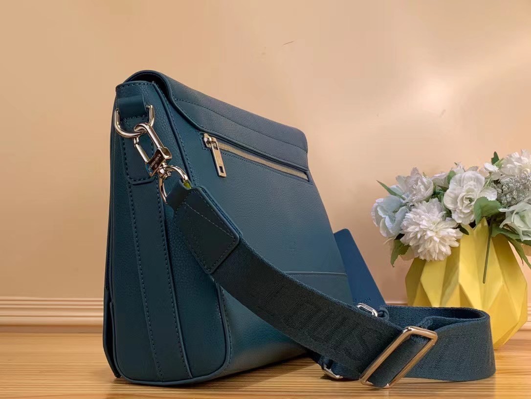 LV-New-Messenger-kaiabags