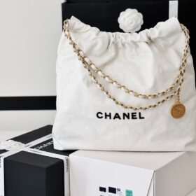 Chanel 22 Medium Handbag