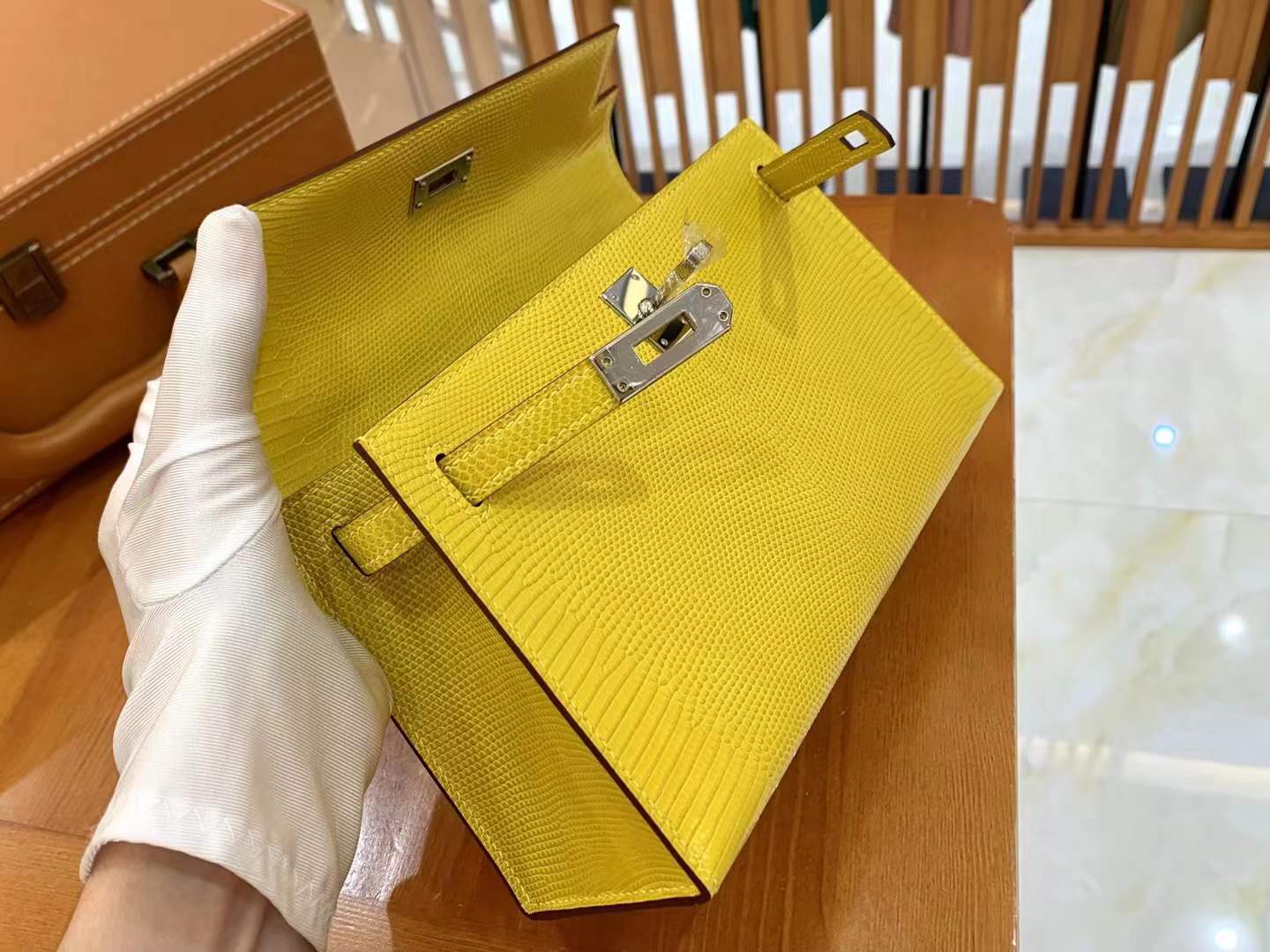 Hermès Kelly Mini 22 Pochette Lizard Jaune De Naples PHW Hermès Kelly Mini 22 Pochette Lizard Jaune De Naples PHW