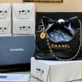 Chanel 22 Small Handbag