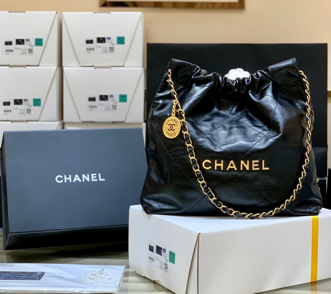 Chanel 22 Small Handbag