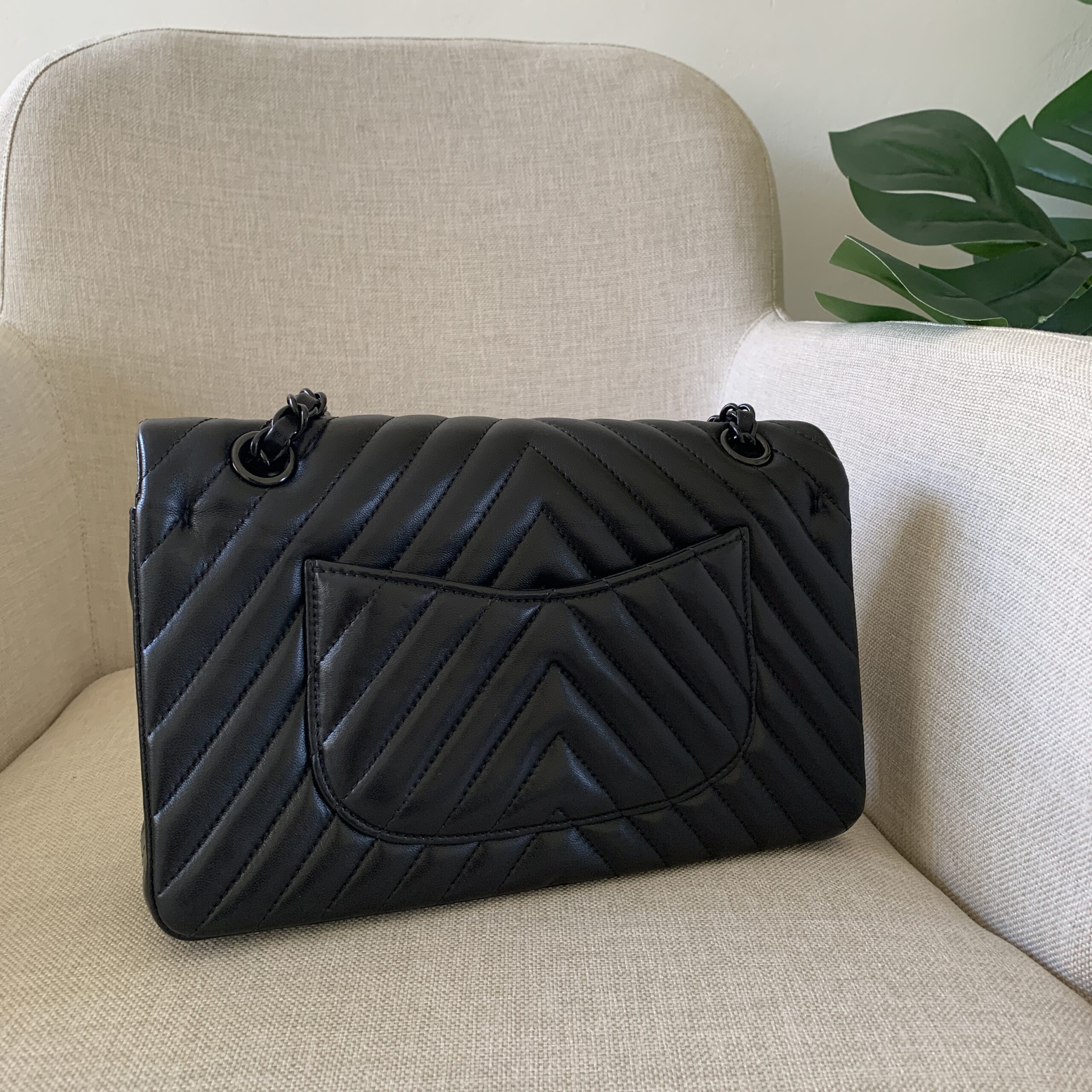 Chanel Classic Double Flap Chevron So Black Medium Chanel Classic Double Flap Chevron So Black Medium
