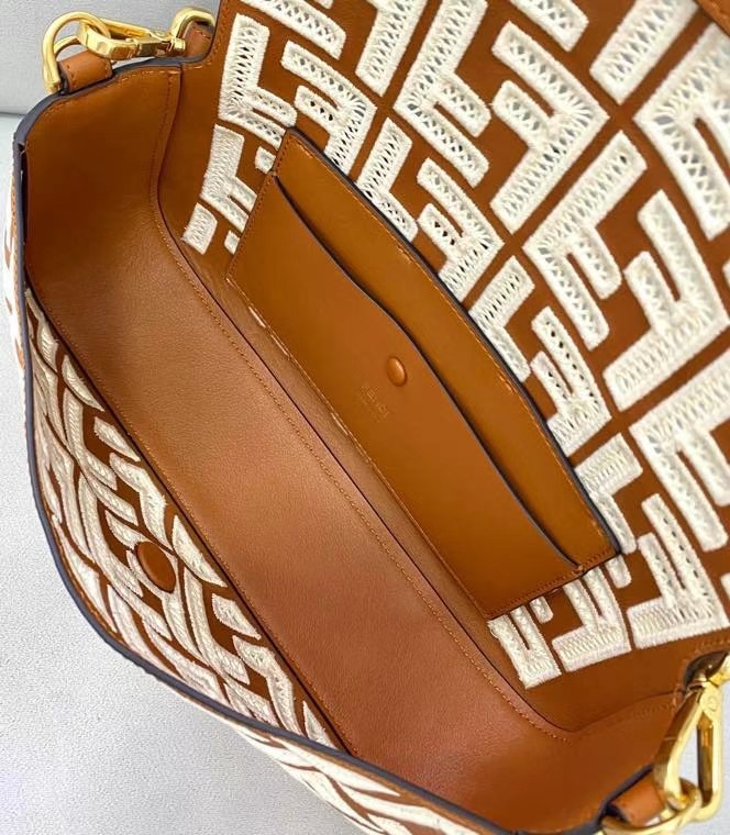 Fendi Baguette Brown Leather FF Embroidery Fendi Baguette Brown Leather FF Embroidery