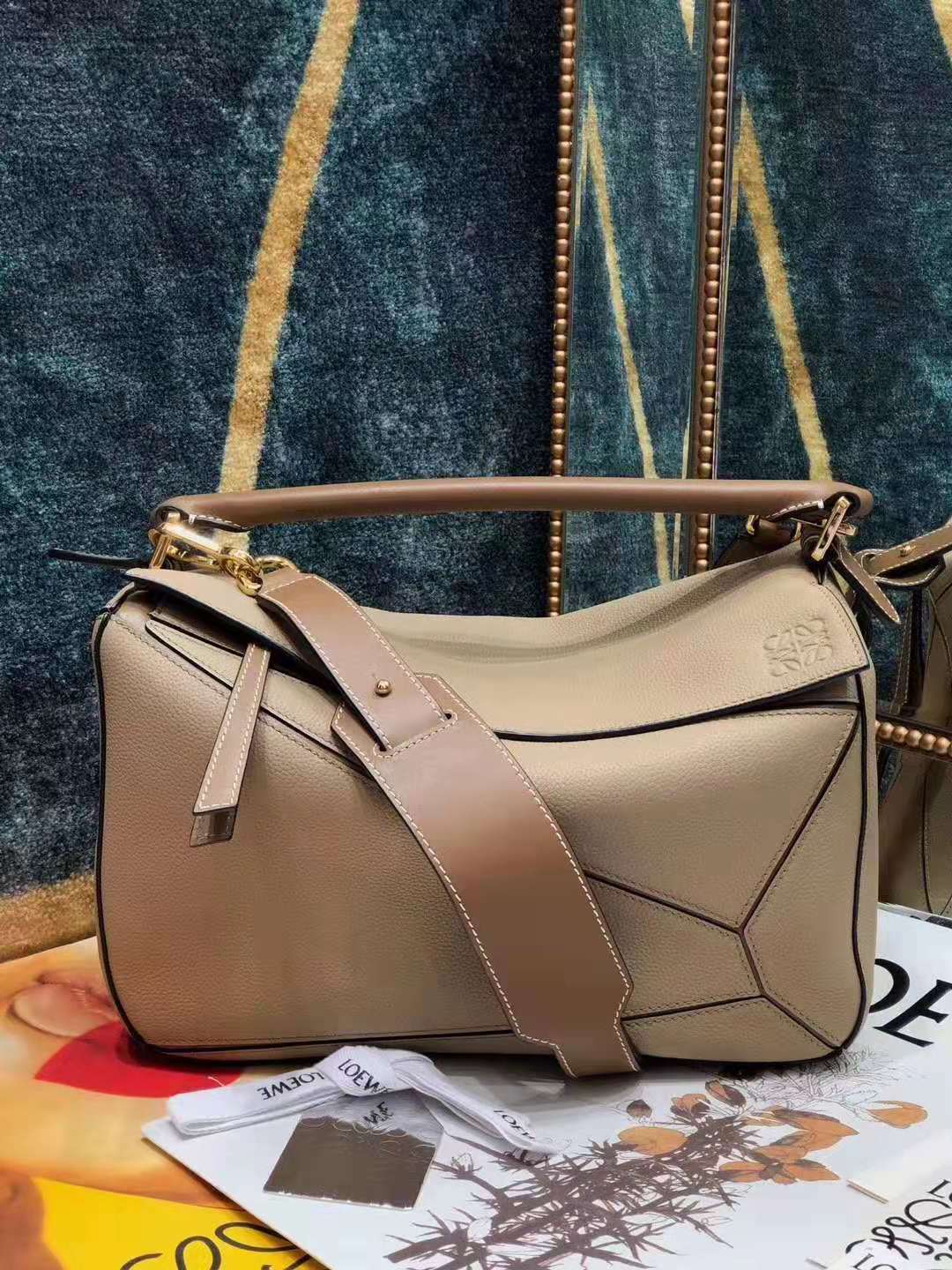 Loewe Puzzle Medium Sand Mink