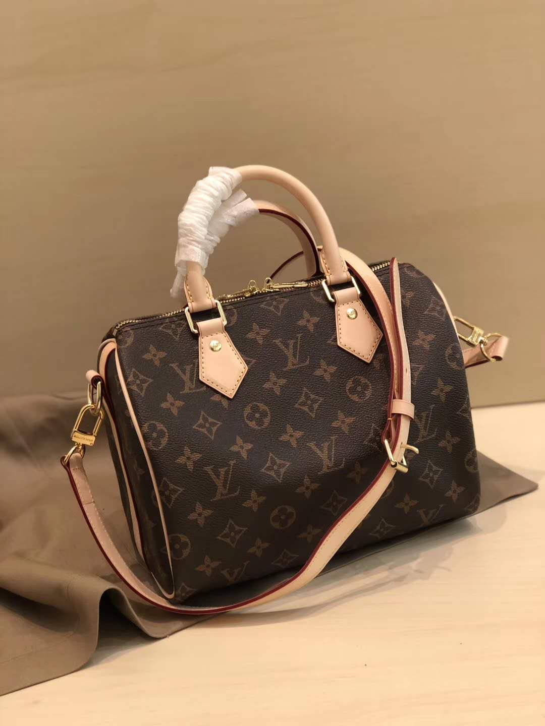 LV Speedy Bandouliere 25