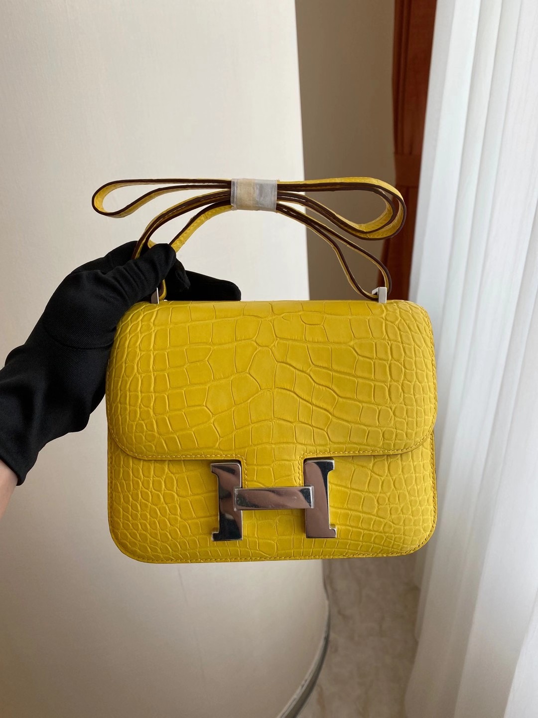 Hermès Constance 18 Matt Alligator Mimosa PHW