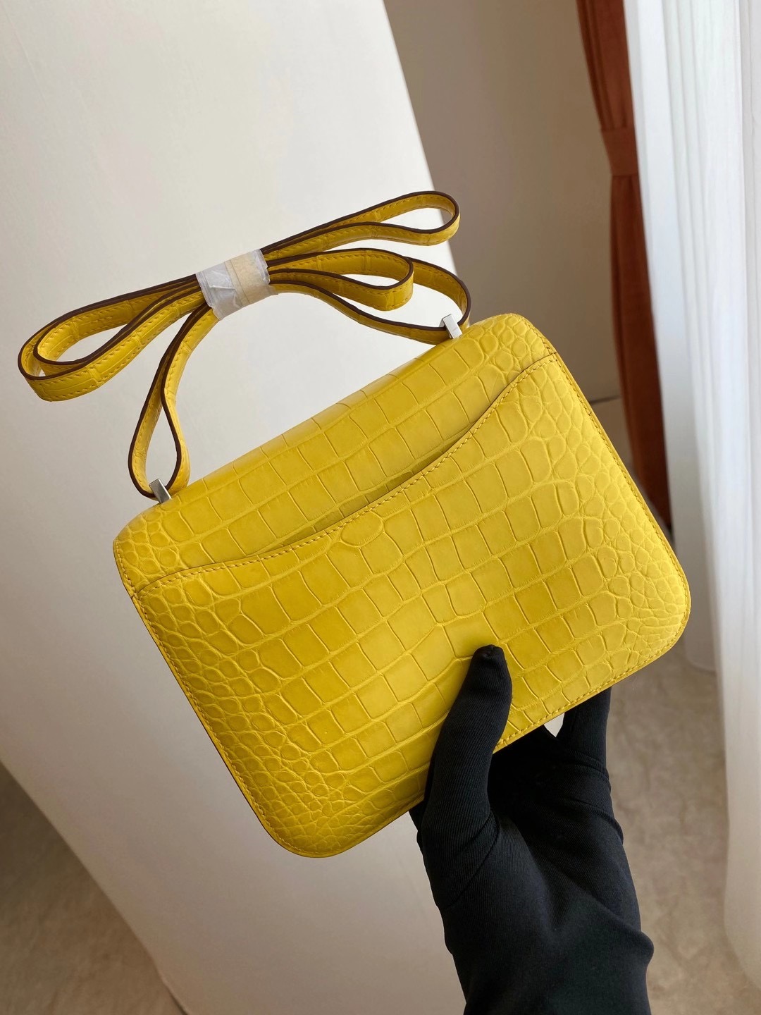 Hermès Constance 18 Matt Alligator Mimosa PHW Hermès Constance 18 Matt Alligator Mimosa PHW