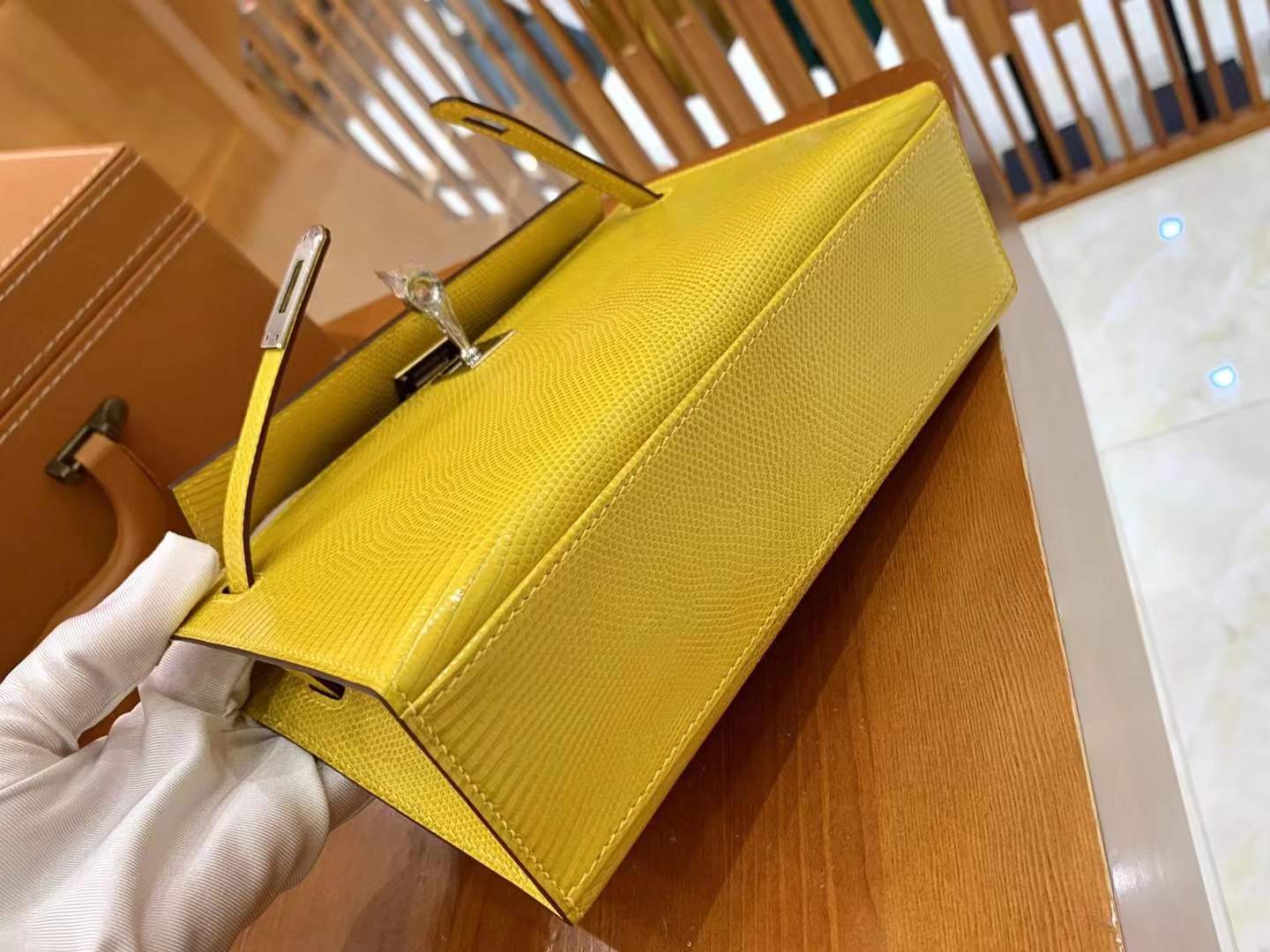 Hermès Kelly Mini 22 Pochette Lizard Jaune De Naples PHW Hermès Kelly Mini 22 Pochette Lizard Jaune De Naples PHW