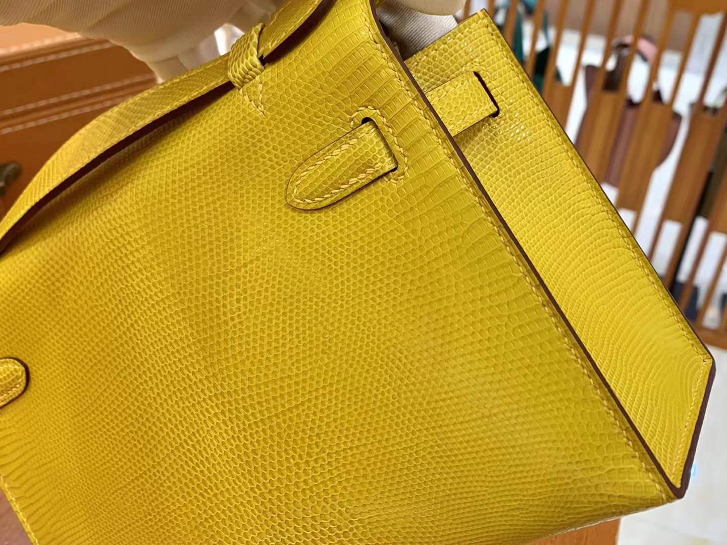 Hermès Kelly Mini 22 Pochette Lizard Jaune De Naples PHW Hermès Kelly Mini 22 Pochette Lizard Jaune De Naples PHW