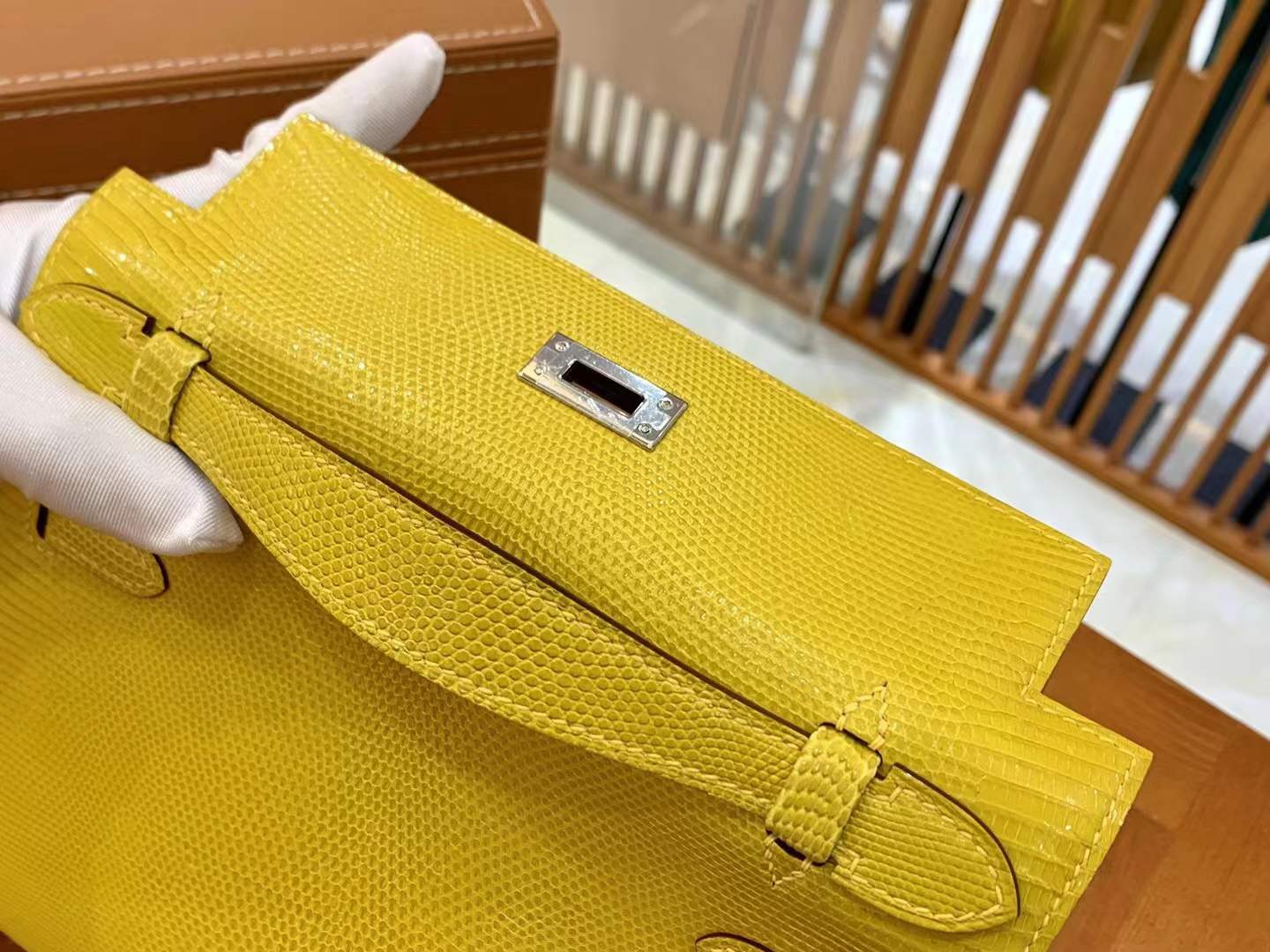 Hermès Kelly Mini 22 Pochette Lizard Jaune De Naples PHW Hermès Kelly Mini 22 Pochette Lizard Jaune De Naples PHW