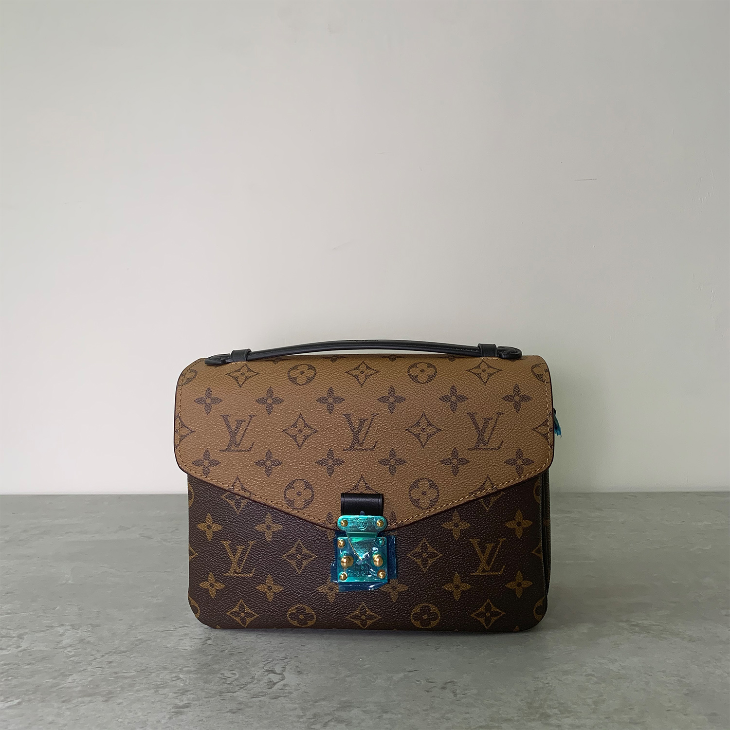 Louis Vuitton Pochette Metis Monogram Reverse