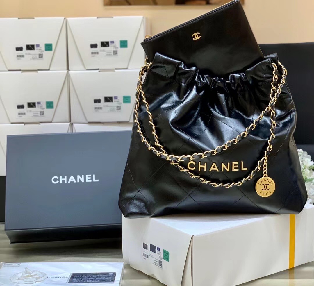 Chanel 22 Medium Handbag