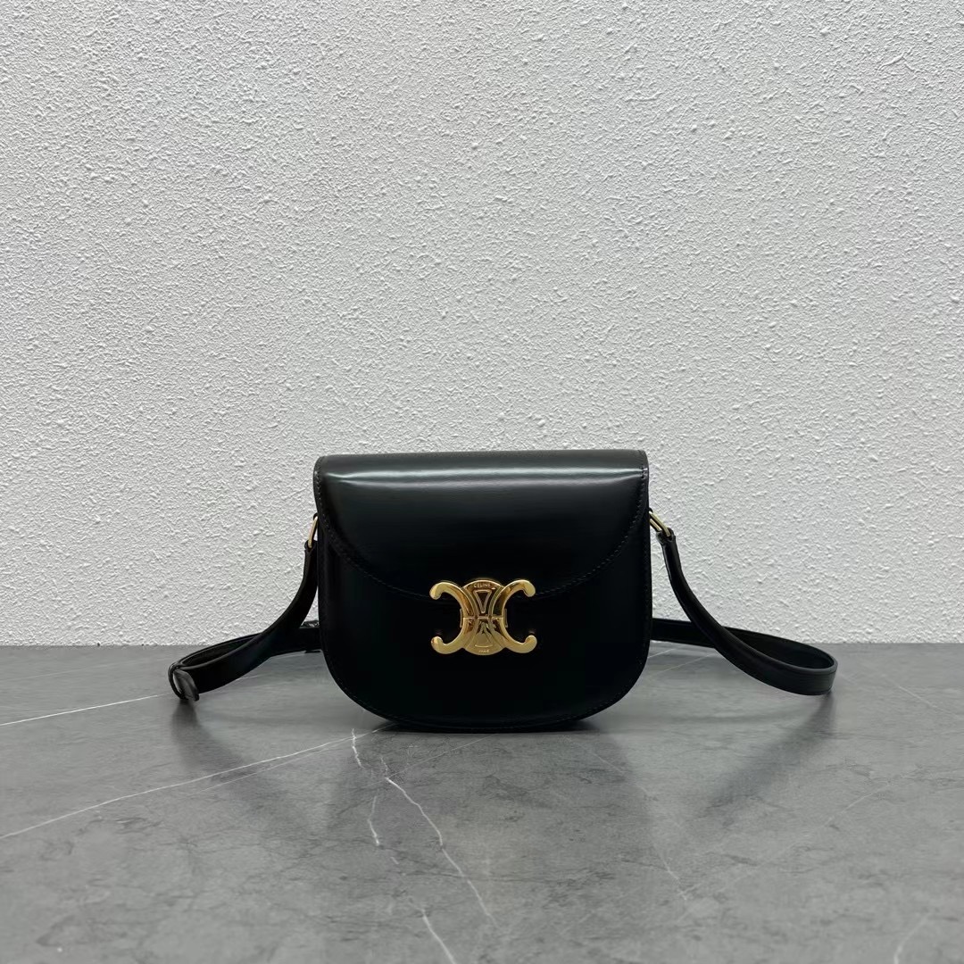 Celine Teen Besace Triomphe in Shiny Calfskin