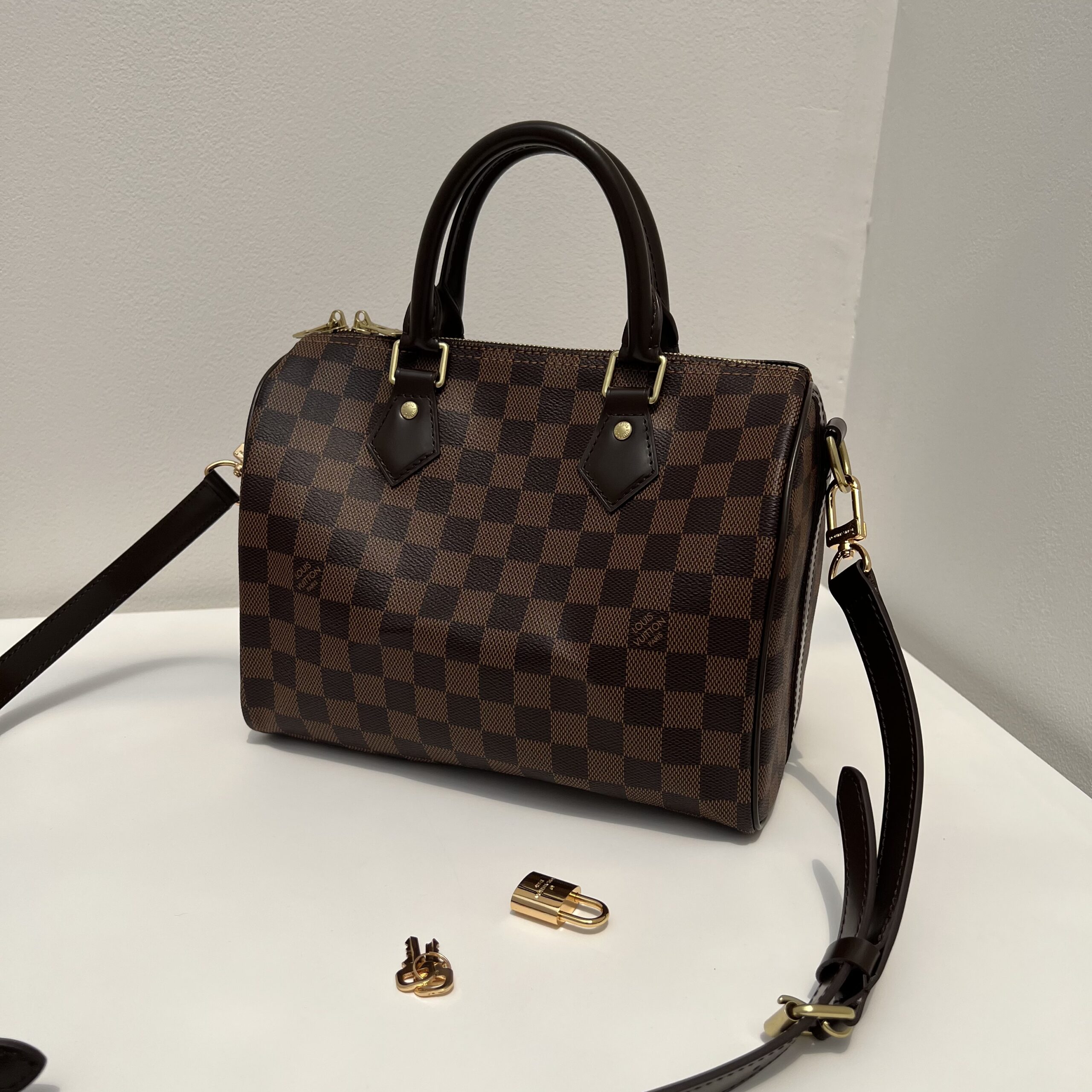 LV Speedy Bandouliere 25