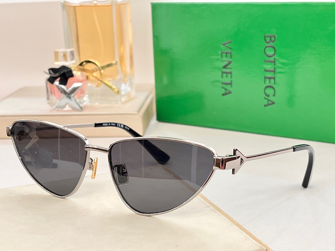 BV Turn Cat-Eye Sunglasses BV Turn Cat-Eye Sunglasses