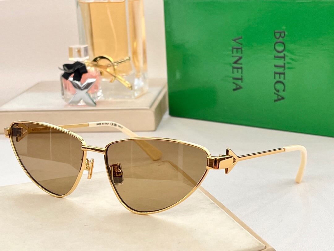 BV Turn Cat-Eye Sunglasses BV Turn Cat-Eye Sunglasses