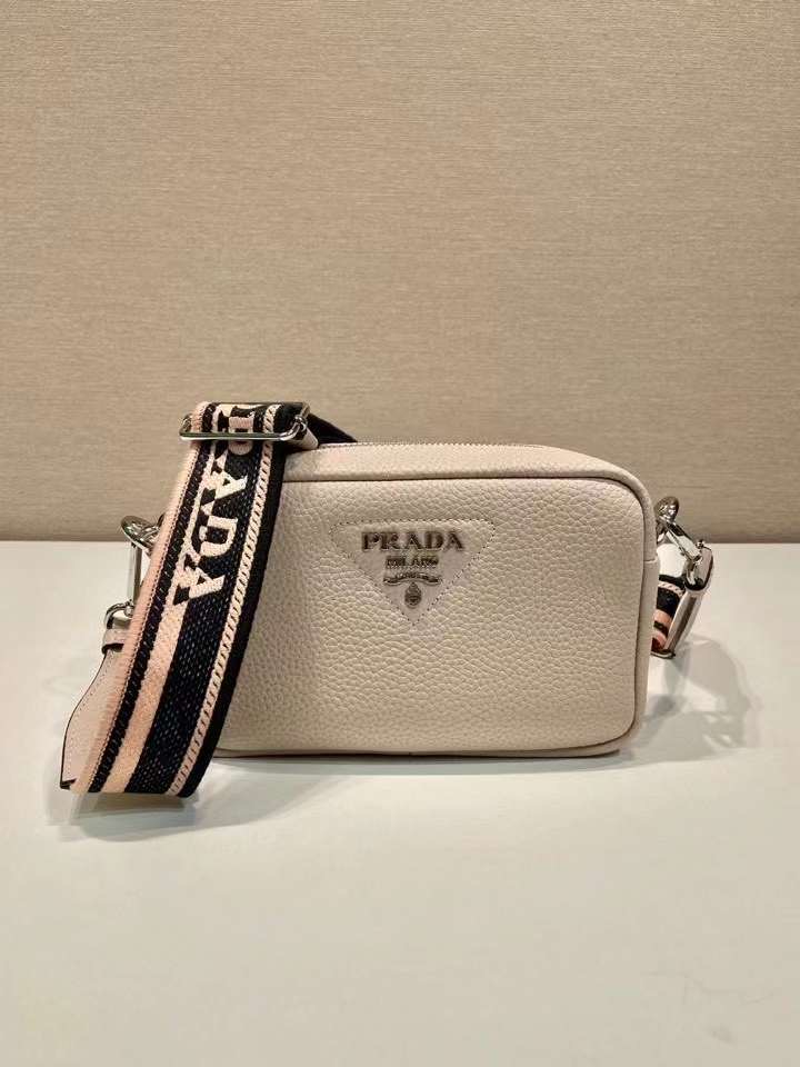 Gucci GG Marmont Shoulder Bag