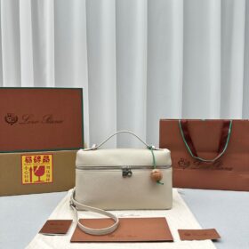 Fendi Peekaboo Iseeu Medium Bag