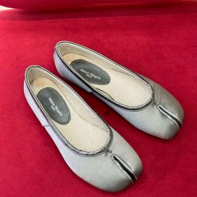 Maison Margiela Tabi Satin Flats