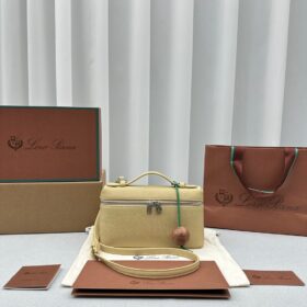 Fendi Peekaboo Iseeu Medium Bag