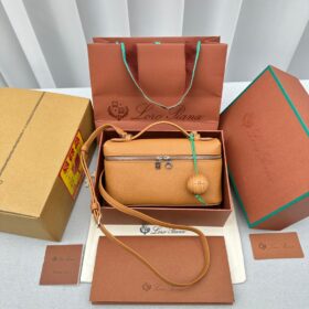 Fendi Peekaboo Iseeu Medium Bag
