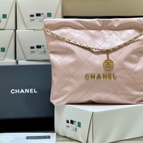 Chanel 22 Medium Handbag Pink
