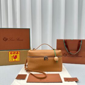 Fendi Peekaboo Iseeu Medium Bag