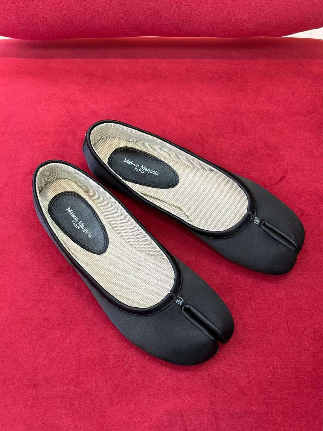 Maison Margiela Tabi Satin Flats