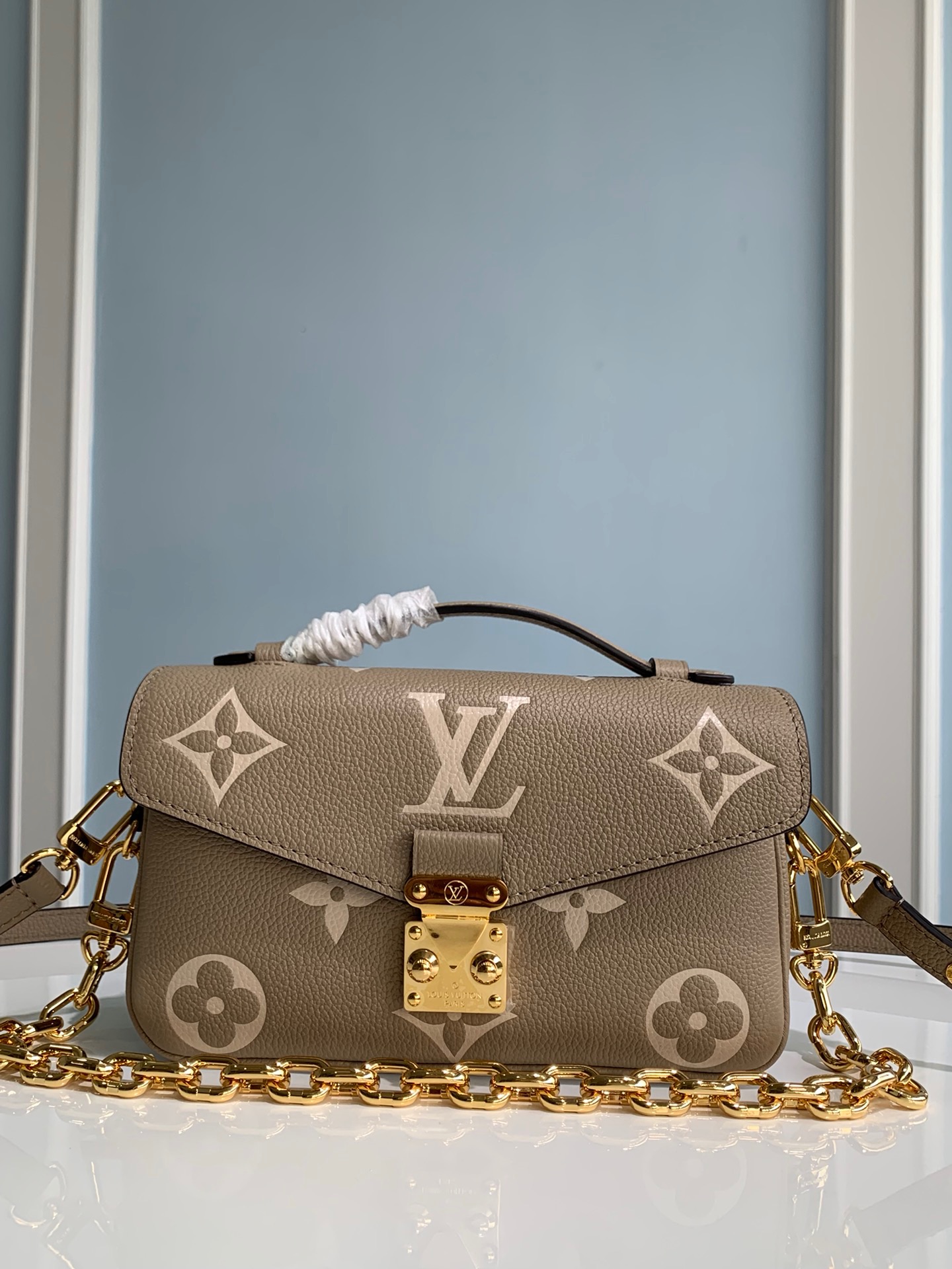 LV Pochette Métis East West