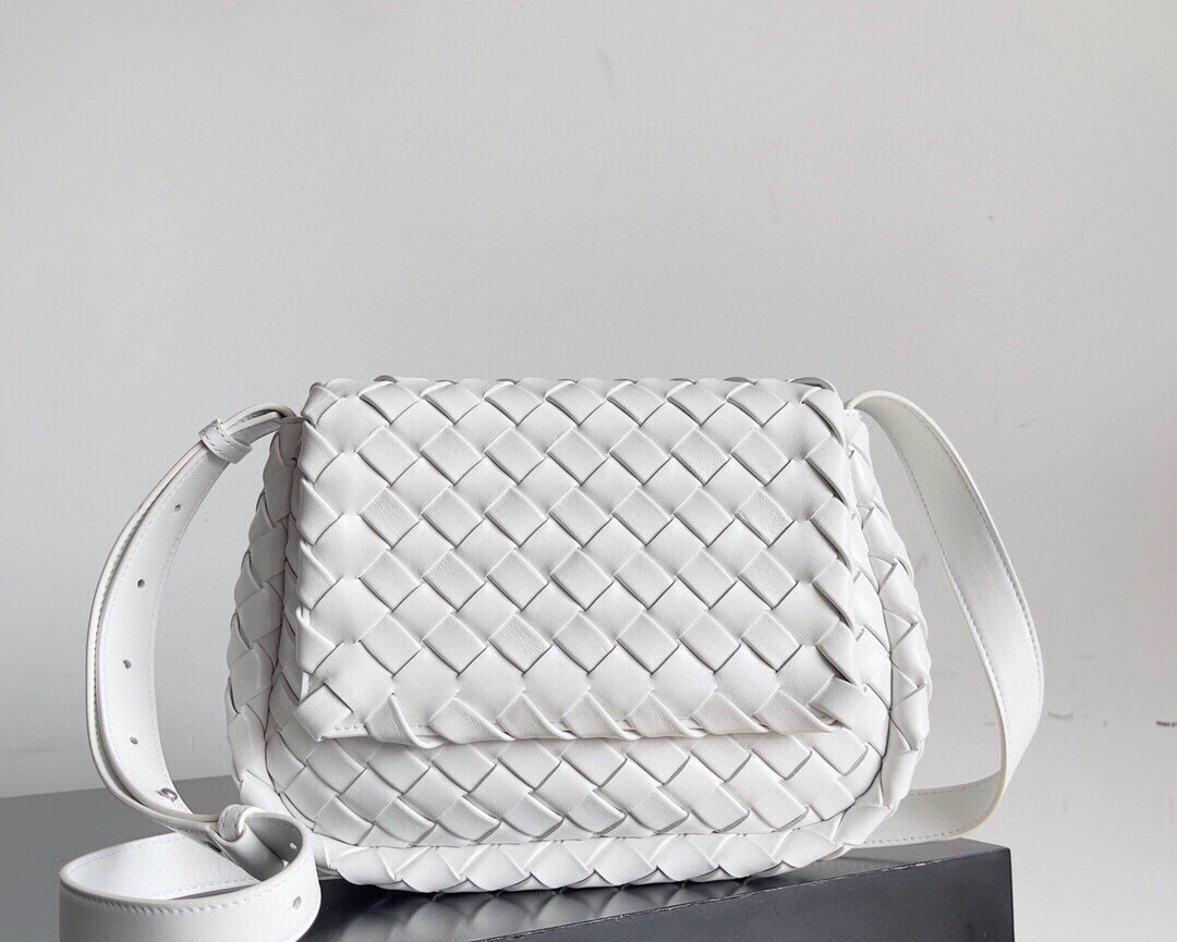 BV Small Cobble Shoulder Bag